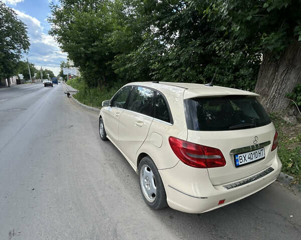 Желтый Мерседес Б-класс, объемом двигателя 1.8 л и пробегом 495 тыс. км за 8500 $, фото 3 на Automoto.ua