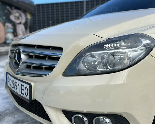 Желтый Мерседес Б-класс, объемом двигателя 1.46 л и пробегом 282 тыс. км за 7900 $, фото 7 на Automoto.ua