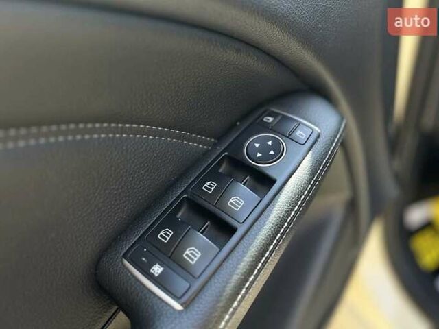 Желтый Мерседес Б-класс, объемом двигателя 1.46 л и пробегом 510 тыс. км за 10199 $, фото 11 на Automoto.ua