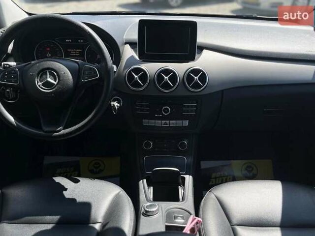 Желтый Мерседес Б-класс, объемом двигателя 1.46 л и пробегом 510 тыс. км за 10199 $, фото 19 на Automoto.ua