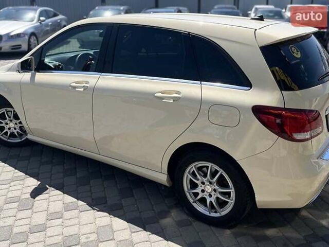 Желтый Мерседес Б-класс, объемом двигателя 1.46 л и пробегом 510 тыс. км за 10199 $, фото 4 на Automoto.ua