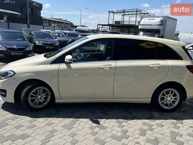 Желтый Мерседес Б-класс, объемом двигателя 1.46 л и пробегом 510 тыс. км за 10199 $, фото 3 на Automoto.ua