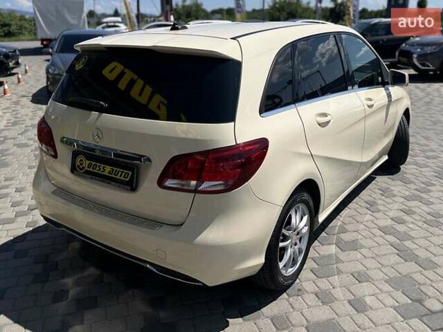 Желтый Мерседес Б-класс, объемом двигателя 1.46 л и пробегом 510 тыс. км за 10199 $, фото 6 на Automoto.ua