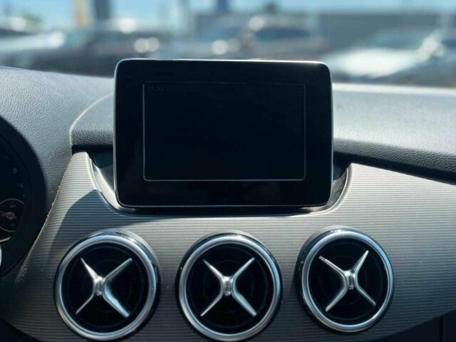 Желтый Мерседес Б-класс, объемом двигателя 1.5 л и пробегом 510 тыс. км за 10199 $, фото 21 на Automoto.ua