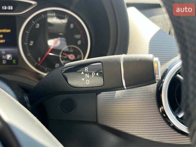 Желтый Мерседес Б-класс, объемом двигателя 1.46 л и пробегом 510 тыс. км за 10199 $, фото 16 на Automoto.ua