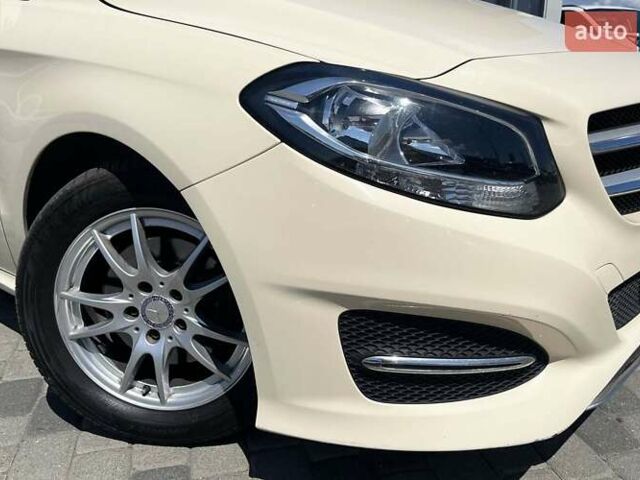 Желтый Мерседес Б-класс, объемом двигателя 1.46 л и пробегом 510 тыс. км за 10199 $, фото 9 на Automoto.ua