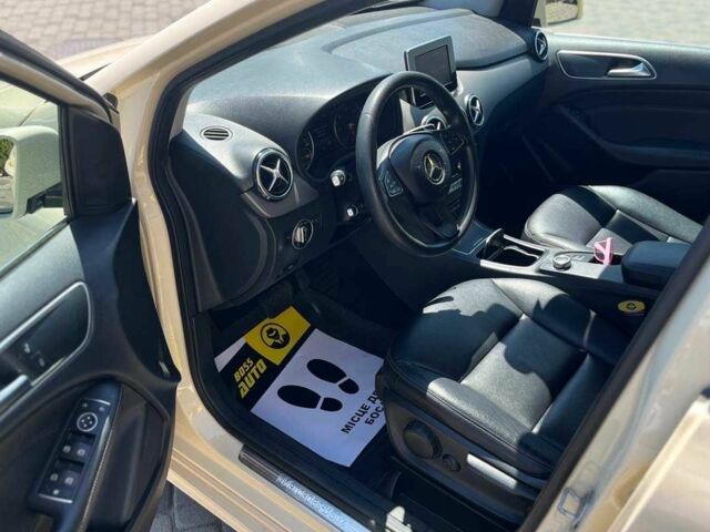 Желтый Мерседес Б-класс, объемом двигателя 1.5 л и пробегом 510 тыс. км за 10199 $, фото 10 на Automoto.ua