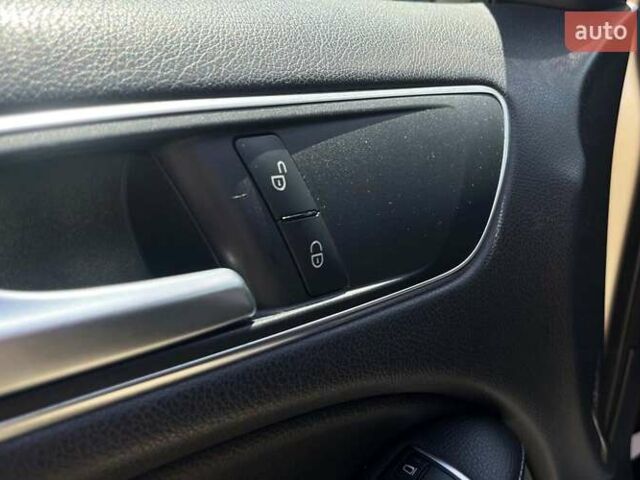 Желтый Мерседес Б-класс, объемом двигателя 1.46 л и пробегом 510 тыс. км за 10199 $, фото 12 на Automoto.ua