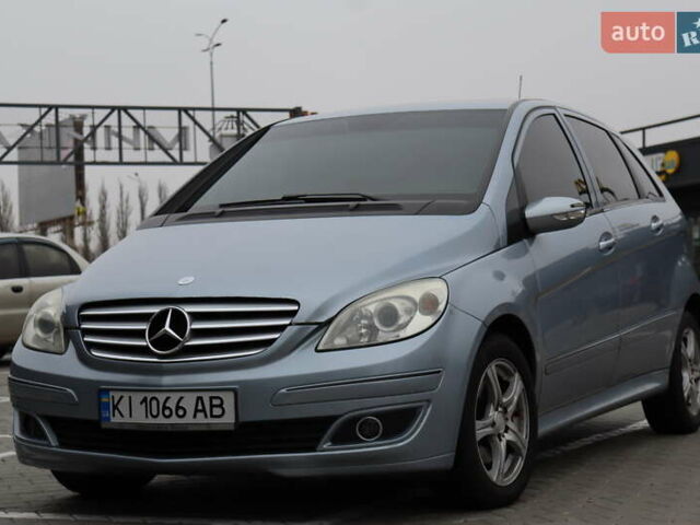 Серый Мерседес Б-класс, объемом двигателя 2 л и пробегом 273 тыс. км за 5500 $, фото 1 на Automoto.ua