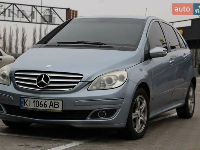 Серый Мерседес Б-класс, объемом двигателя 2 л и пробегом 273 тыс. км за 5500 $, фото 5 на Automoto.ua