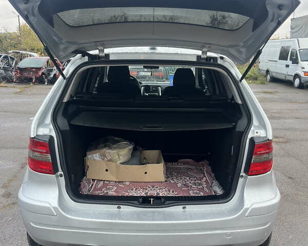 Сірий Мерседес Б-клас, об'ємом двигуна 1.99 л та пробігом 159 тис. км за 5600 $, фото 12 на Automoto.ua