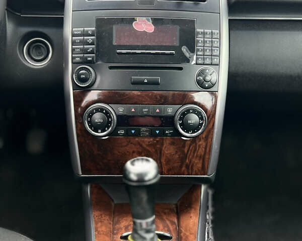 Серый Мерседес Б-класс, объемом двигателя 1.5 л и пробегом 308 тыс. км за 4299 $, фото 13 на Automoto.ua