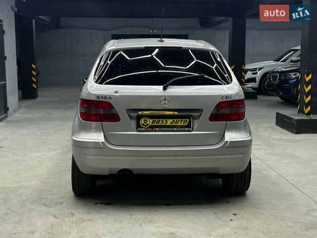 Серый Мерседес Б-класс, объемом двигателя 1.99 л и пробегом 307 тыс. км за 5100 $, фото 4 на Automoto.ua