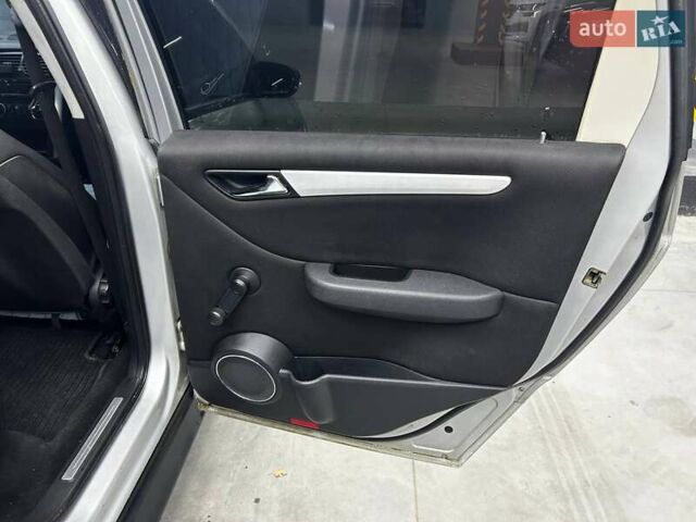 Серый Мерседес Б-класс, объемом двигателя 1.99 л и пробегом 307 тыс. км за 5100 $, фото 17 на Automoto.ua