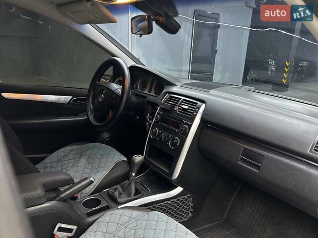 Серый Мерседес Б-класс, объемом двигателя 1.99 л и пробегом 307 тыс. км за 5100 $, фото 10 на Automoto.ua