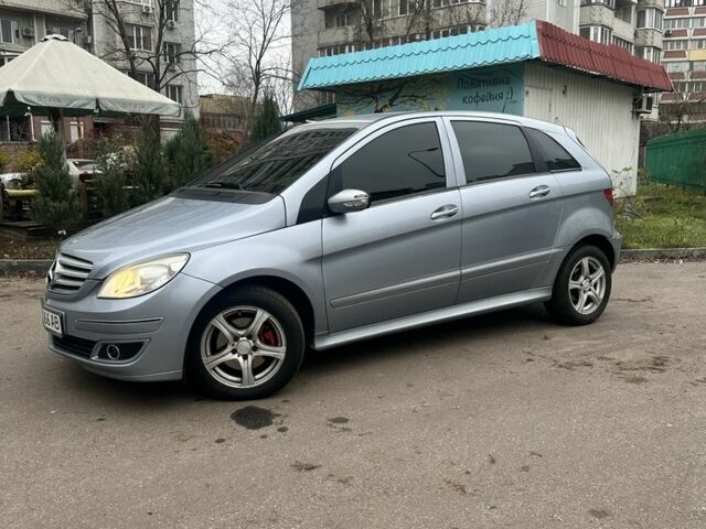 Серый Мерседес Б-класс, объемом двигателя 2 л и пробегом 273 тыс. км за 4999 $, фото 9 на Automoto.ua