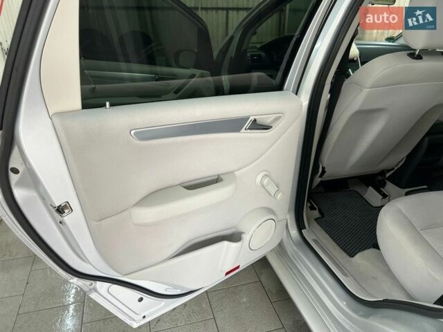 Сірий Мерседес Б-клас, об'ємом двигуна 2 л та пробігом 269 тис. км за 6700 $, фото 21 на Automoto.ua