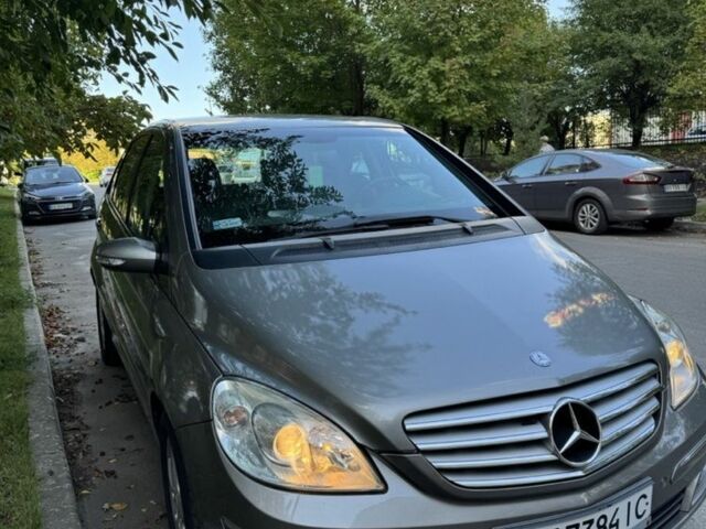 Мерседес Б-клас 2005 у Хмельницькому на Automoto.ua Сірий Мерседес Б-клас, об'ємом двигуна 2 л та пробігом 200 тис. км за 6800 $, фото 2 на Automoto.ua