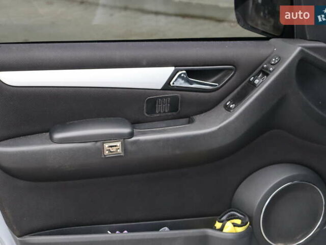 Серый Мерседес Б-класс, объемом двигателя 2 л и пробегом 273 тыс. км за 5500 $, фото 13 на Automoto.ua