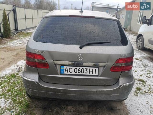 Сірий Мерседес Б-клас, об'ємом двигуна 1.99 л та пробігом 370 тис. км за 4200 $, фото 4 на Automoto.ua