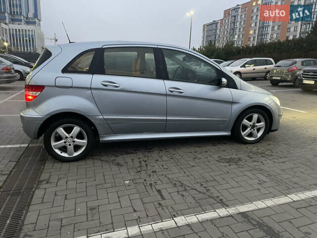 Серый Мерседес Б-класс, объемом двигателя 1.7 л и пробегом 99 тыс. км за 6950 $, фото 2 на Automoto.ua