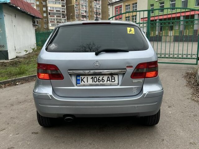Серый Мерседес Б-класс, объемом двигателя 2 л и пробегом 273 тыс. км за 4999 $, фото 3 на Automoto.ua