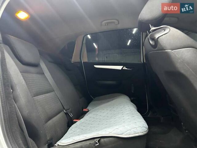 Серый Мерседес Б-класс, объемом двигателя 1.99 л и пробегом 307 тыс. км за 5100 $, фото 16 на Automoto.ua