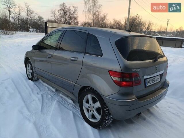 Сірий Мерседес Б-клас, об'ємом двигуна 1.99 л та пробігом 374 тис. км за 4300 $, фото 4 на Automoto.ua