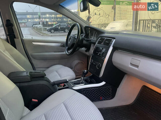 Серый Мерседес Б-класс, объемом двигателя 1.7 л и пробегом 99 тыс. км за 6950 $, фото 22 на Automoto.ua