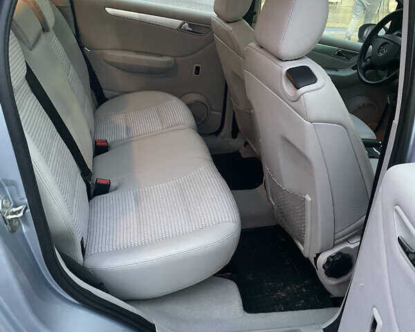 Серый Мерседес Б-класс, объемом двигателя 1.7 л и пробегом 99 тыс. км за 6950 $, фото 19 на Automoto.ua