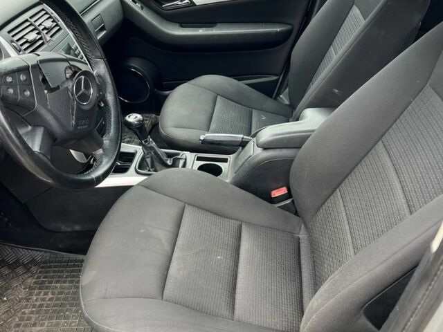 Сірий Мерседес Б-клас, об'ємом двигуна 1.7 л та пробігом 269 тис. км за 1346 $, фото 8 на Automoto.ua