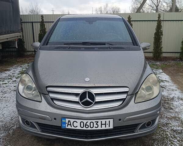 Сірий Мерседес Б-клас, об'ємом двигуна 1.99 л та пробігом 370 тис. км за 4200 $, фото 1 на Automoto.ua