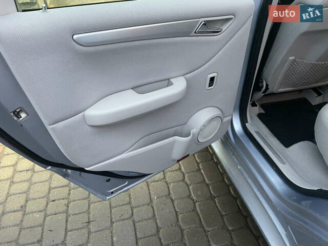 Серый Мерседес Б-класс, объемом двигателя 1.7 л и пробегом 99 тыс. км за 6950 $, фото 12 на Automoto.ua
