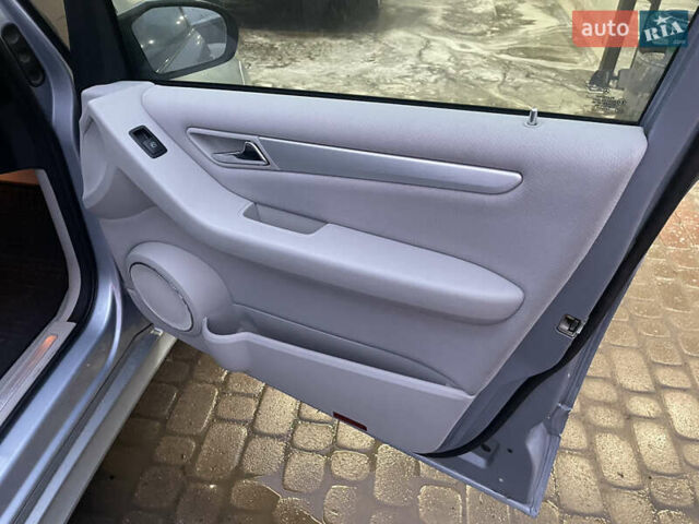 Серый Мерседес Б-класс, объемом двигателя 1.7 л и пробегом 99 тыс. км за 6950 $, фото 20 на Automoto.ua