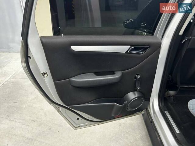 Серый Мерседес Б-класс, объемом двигателя 1.99 л и пробегом 307 тыс. км за 5100 $, фото 19 на Automoto.ua