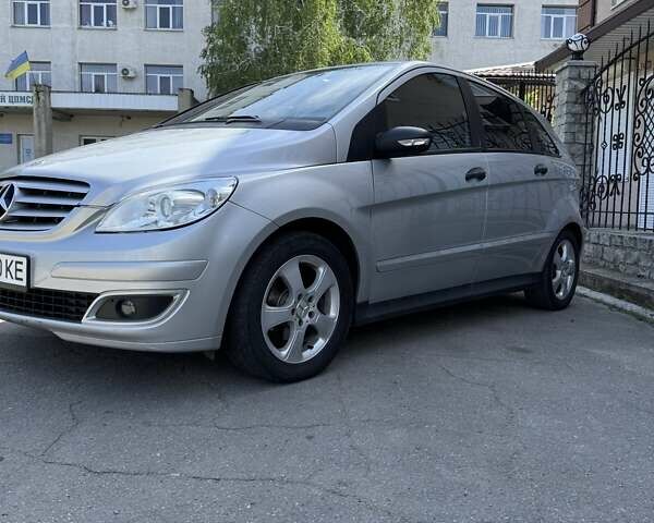 Серый Мерседес Б-класс, объемом двигателя 1.5 л и пробегом 193 тыс. км за 5500 $, фото 3 на Automoto.ua