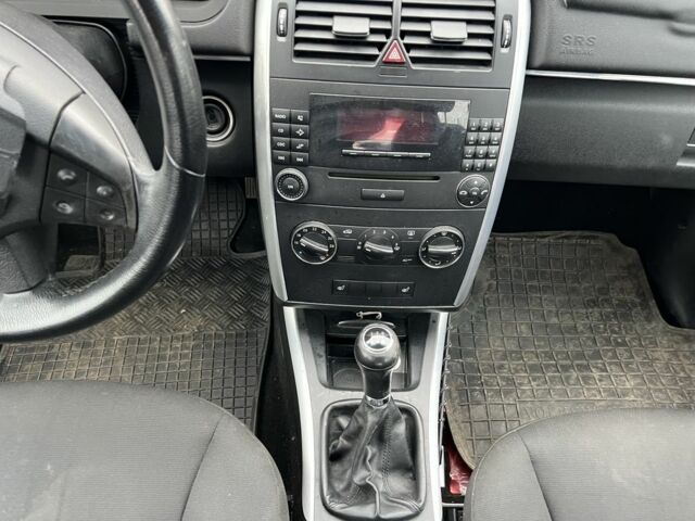 Сірий Мерседес Б-клас, об'ємом двигуна 1.7 л та пробігом 269 тис. км за 1346 $, фото 6 на Automoto.ua