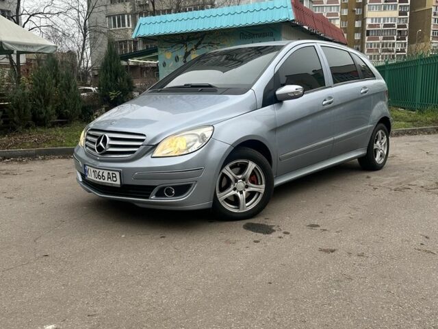 Серый Мерседес Б-класс, объемом двигателя 2 л и пробегом 273 тыс. км за 4999 $, фото 12 на Automoto.ua