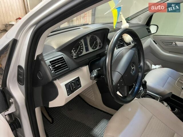 Сірий Мерседес Б-клас, об'ємом двигуна 2 л та пробігом 269 тис. км за 6700 $, фото 17 на Automoto.ua