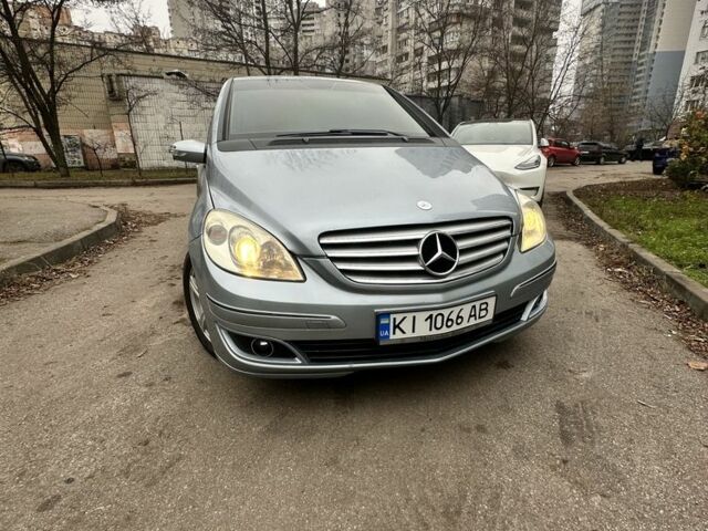 Серый Мерседес Б-класс, объемом двигателя 2 л и пробегом 273 тыс. км за 4999 $, фото 5 на Automoto.ua