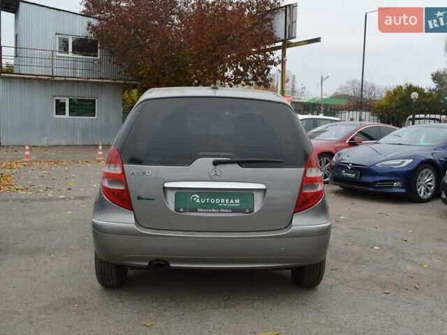 Серый Мерседес Б-класс, объемом двигателя 1.5 л и пробегом 163 тыс. км за 6800 $, фото 6 на Automoto.ua