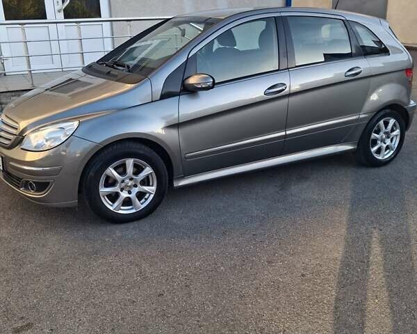 Сірий Мерседес Б-клас, об'ємом двигуна 1.7 л та пробігом 260 тис. км за 5550 $, фото 9 на Automoto.ua