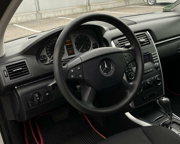 Сірий Мерседес Б-клас, об'ємом двигуна 1.5 л та пробігом 200 тис. км за 6200 $, фото 38 на Automoto.ua