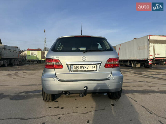 Серый Мерседес Б-класс, объемом двигателя 1.7 л и пробегом 252 тыс. км за 6800 $, фото 3 на Automoto.ua