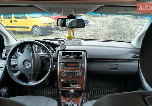 Серый Мерседес Б-класс, объемом двигателя 2 л и пробегом 289 тыс. км за 5700 $, фото 17 на Automoto.ua