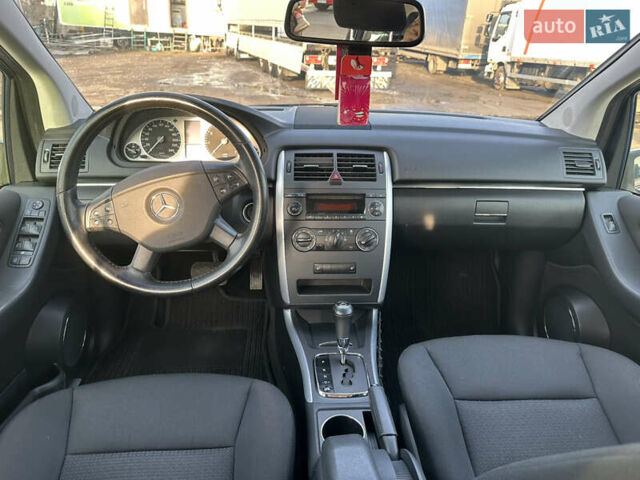 Серый Мерседес Б-класс, объемом двигателя 1.7 л и пробегом 252 тыс. км за 6800 $, фото 10 на Automoto.ua