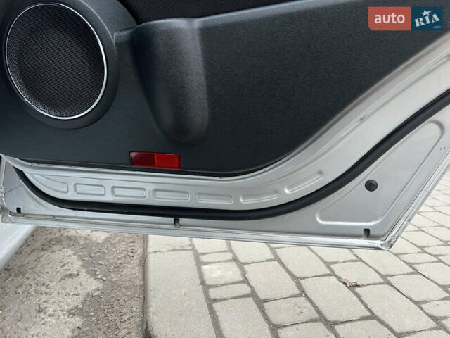 Серый Мерседес Б-класс, объемом двигателя 2 л и пробегом 239 тыс. км за 6500 $, фото 16 на Automoto.ua