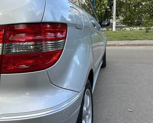 Серый Мерседес Б-класс, объемом двигателя 2.03 л и пробегом 234 тыс. км за 6550 $, фото 12 на Automoto.ua