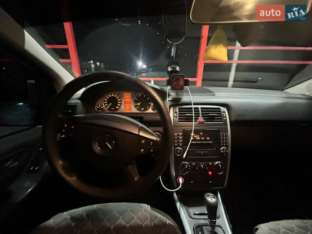 Сірий Мерседес Б-клас, об'ємом двигуна 1.7 л та пробігом 264 тис. км за 5700 $, фото 9 на Automoto.ua