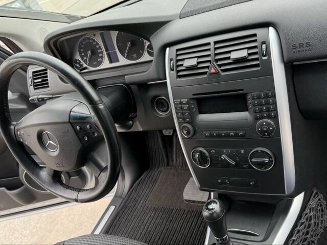 Серый Мерседес Б-класс, объемом двигателя 2 л и пробегом 360 тыс. км за 4950 $, фото 8 на Automoto.ua